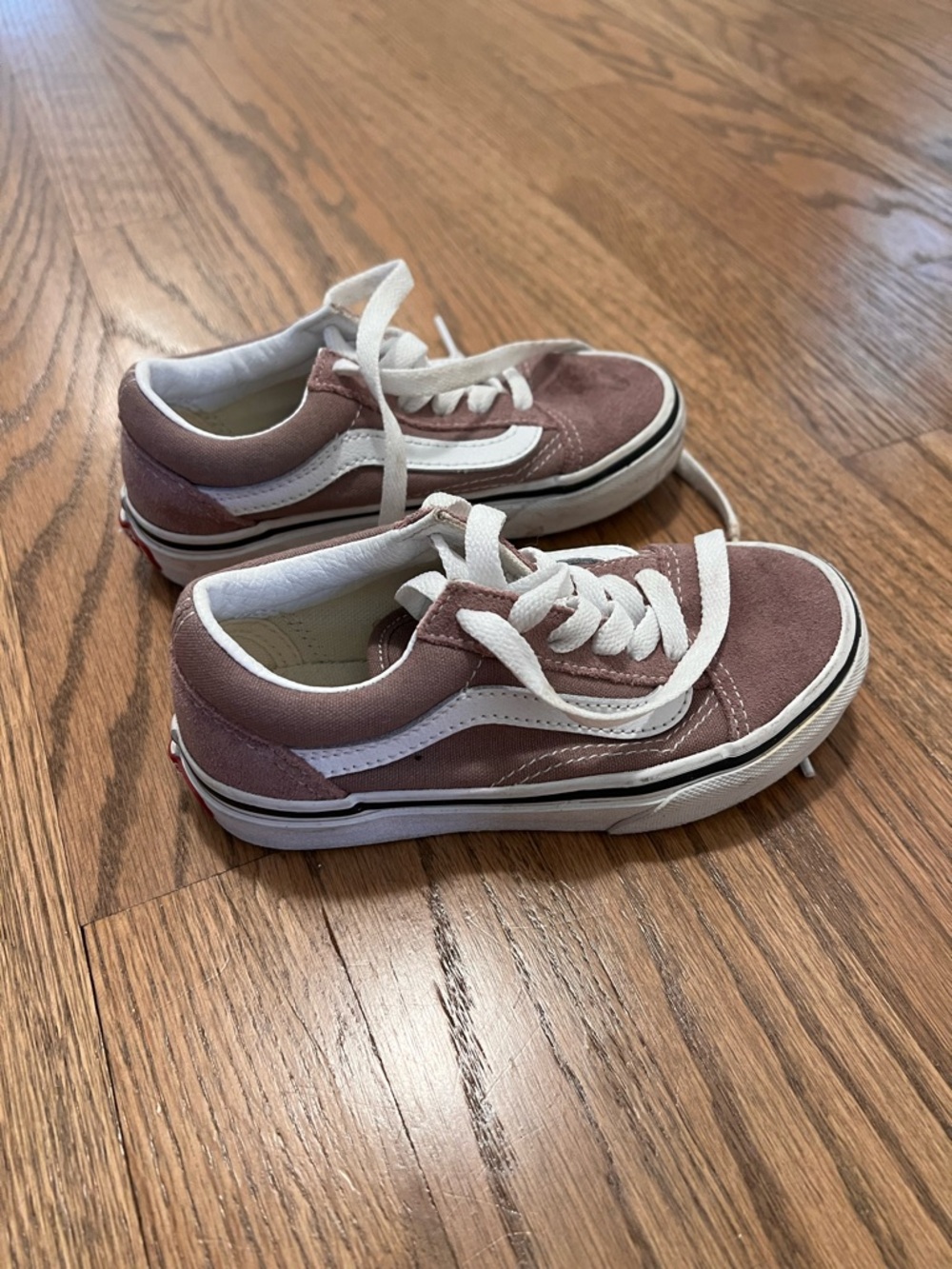 Vans Kids Low-Top Sneakers in Dusty Rose with White Stripe